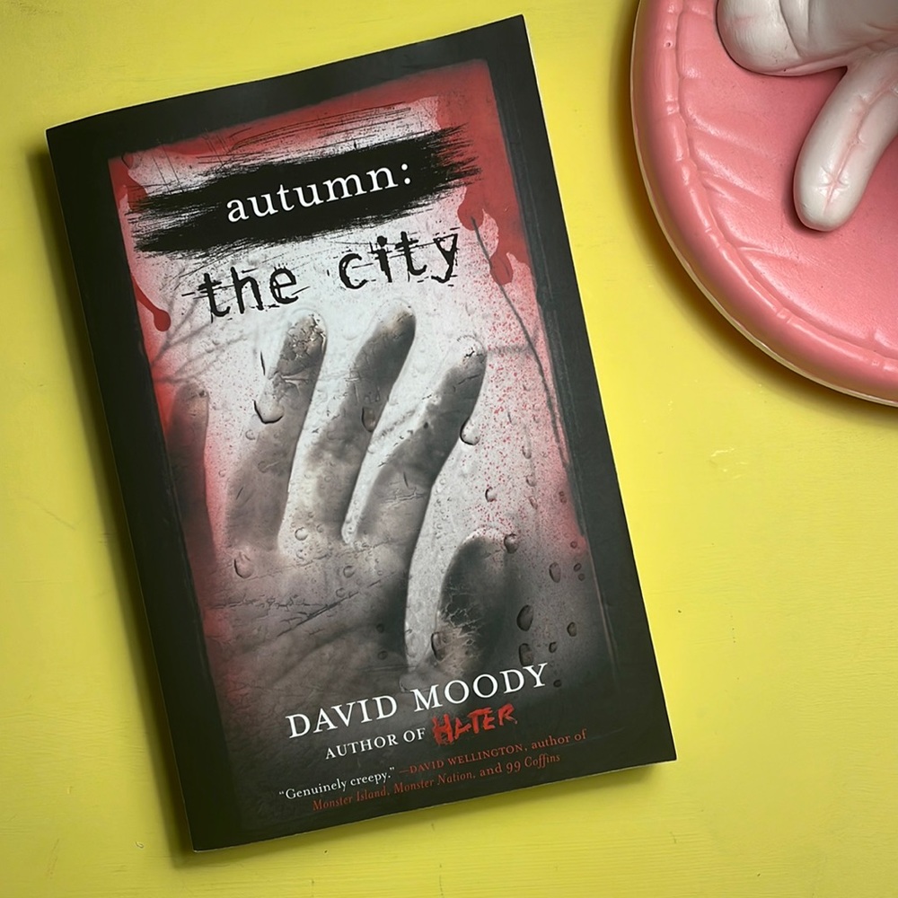 📕 2/$10 Autumn: the city by David Moody